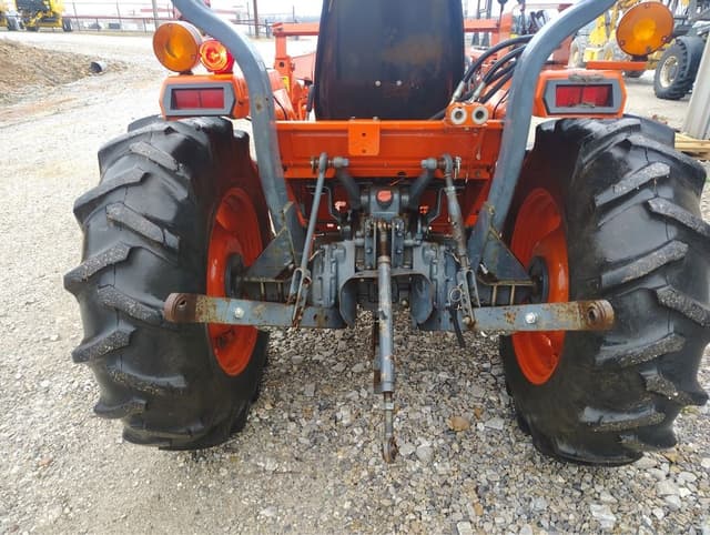 Image of Kubota L2650 equipment image 3