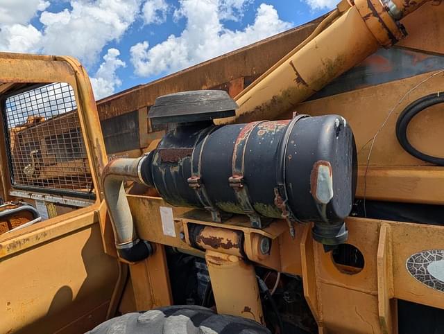 Image of Lull 844C-42 equipment image 3
