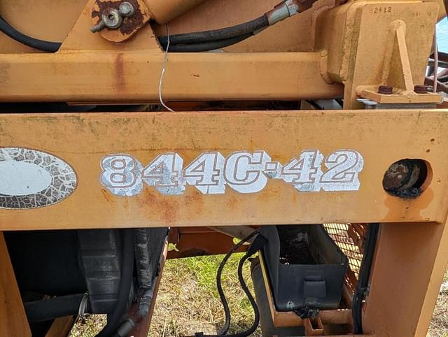 Image of Lull 844C-42 equipment image 4