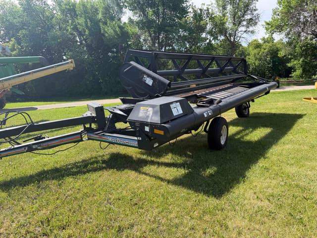 Image of MacDon 3000 equipment image 2