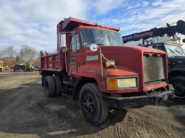 Image of Mack CH612 equipment image 2