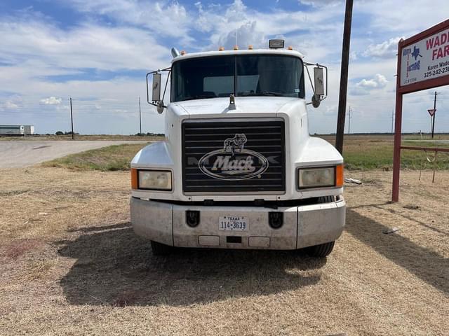 Image of Mack CH613 equipment image 1