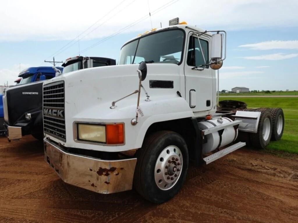 Image of Mack CH613 Primary image