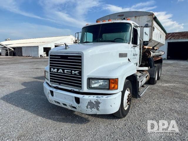 Image of Mack CH613 equipment image 1