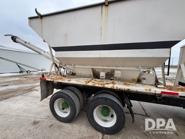 Image of Mack CH613 equipment image 3