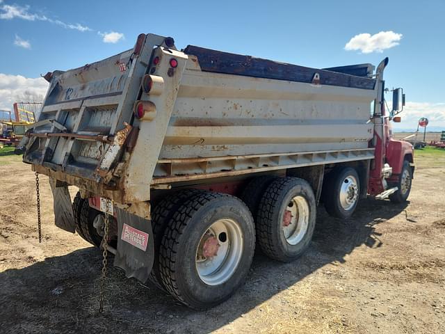 Image of Mack CH613 equipment image 4