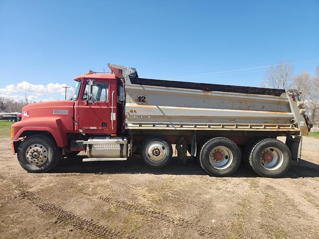 Image of Mack CH613 equipment image 1