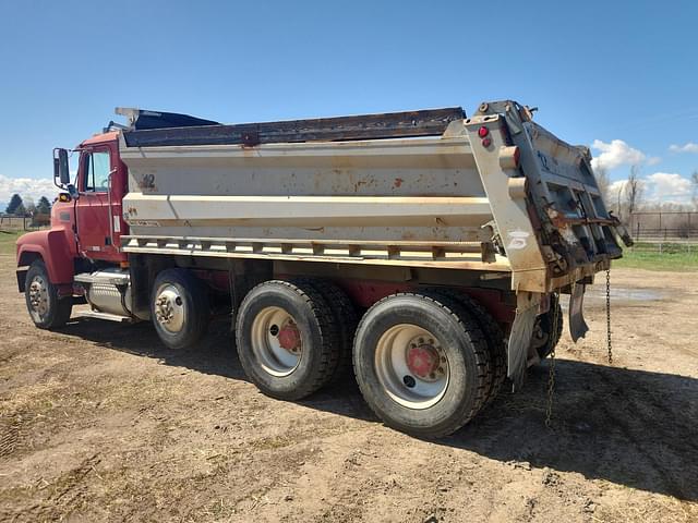 Image of Mack CH613 equipment image 2