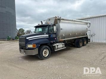 Main image Mack CH613