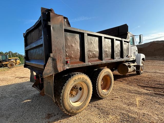 Image of Mack CH613 equipment image 2