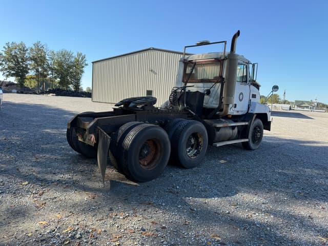 Image of Mack CH613 equipment image 3