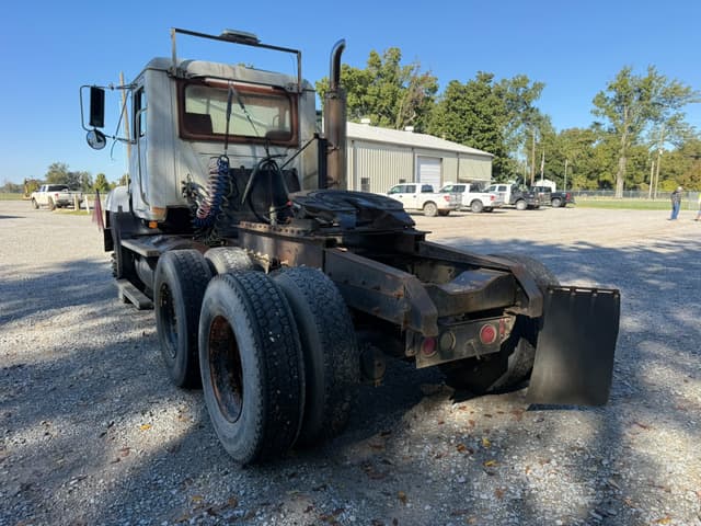 Image of Mack CH613 equipment image 4