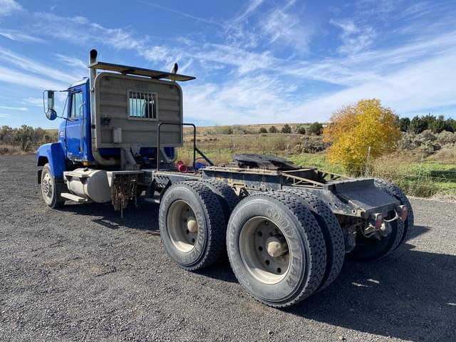 Image of Mack CH613 equipment image 3