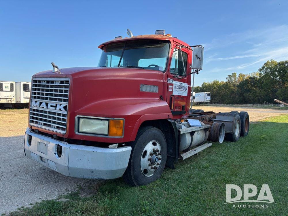 1995 Mack CH613 Equipment Image0