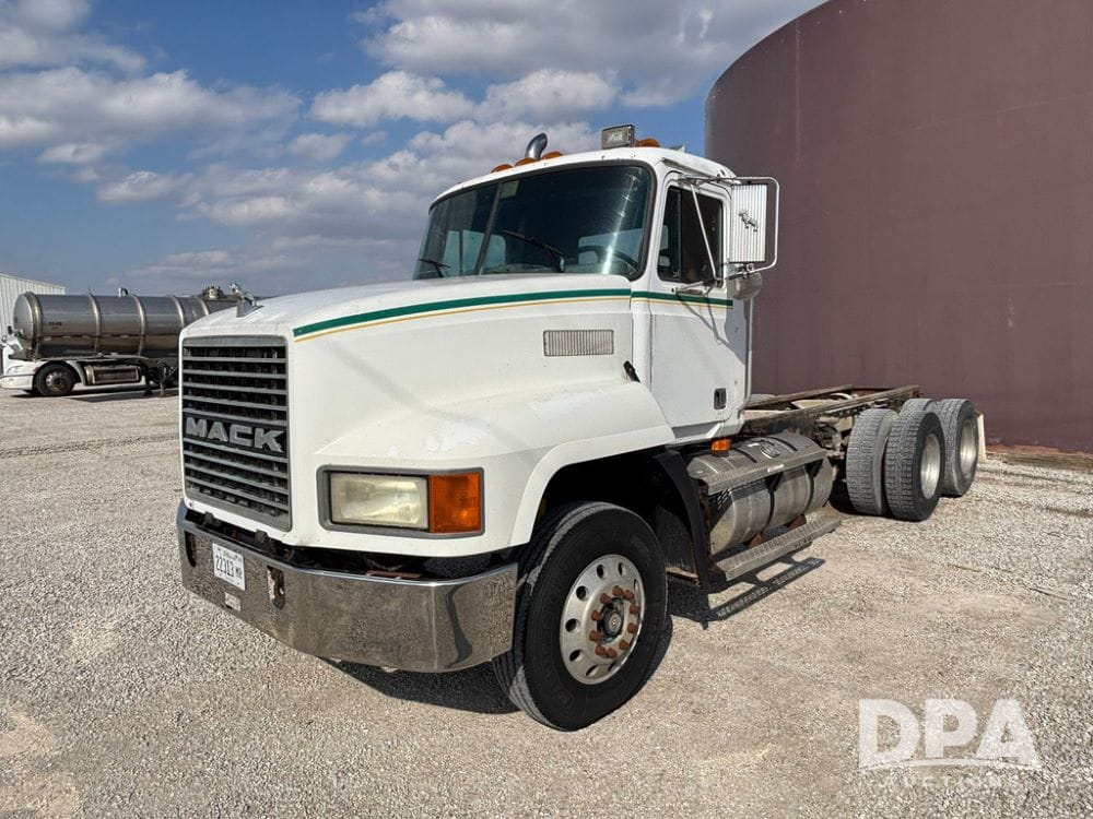1995 Mack CH613 Equipment Image0