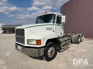 Main image Mack CH613