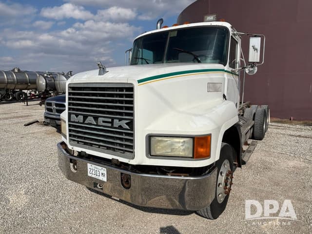 Image of Mack CH613 equipment image 1