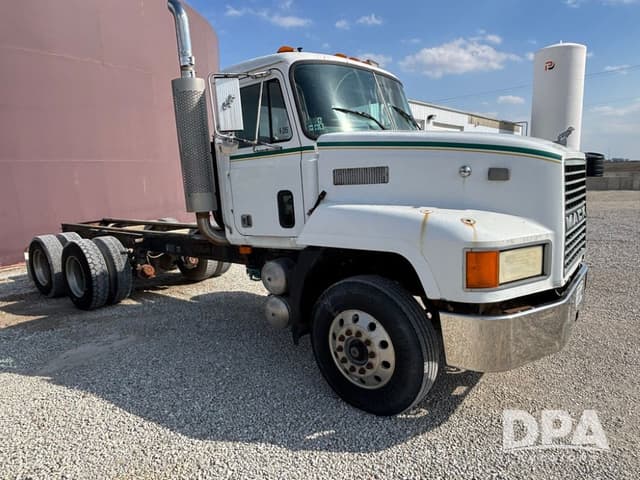 Image of Mack CH613 equipment image 4