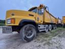 1995 Mack CL713 Image