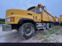 1995 Mack CL713 Image