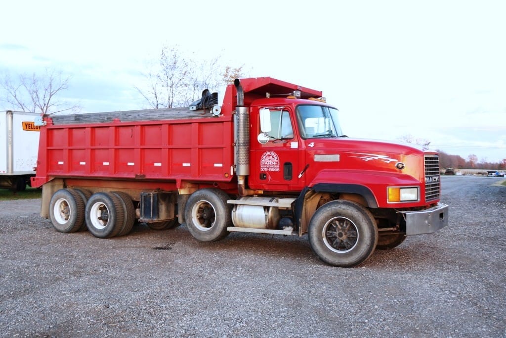 1995 Mack CL713 Equipment Image0
