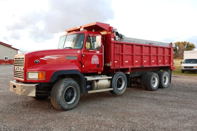 Image of Mack CL713 equipment image 2