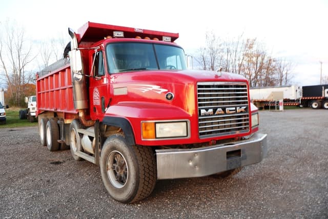 Image of Mack CL713 equipment image 1