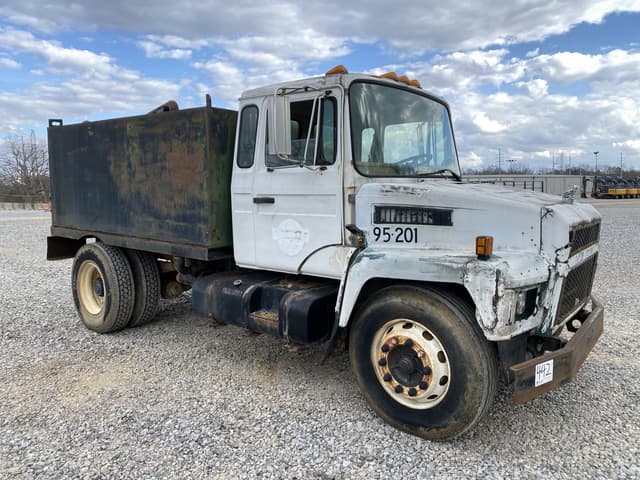 Image of Mack CS300P equipment image 3