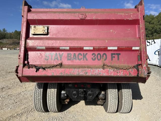 Image of Mack DM690S equipment image 3