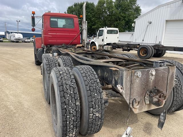 Image of Mack RB688S equipment image 2
