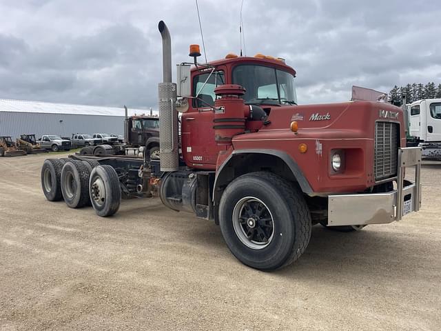 Image of Mack RB688S equipment image 1