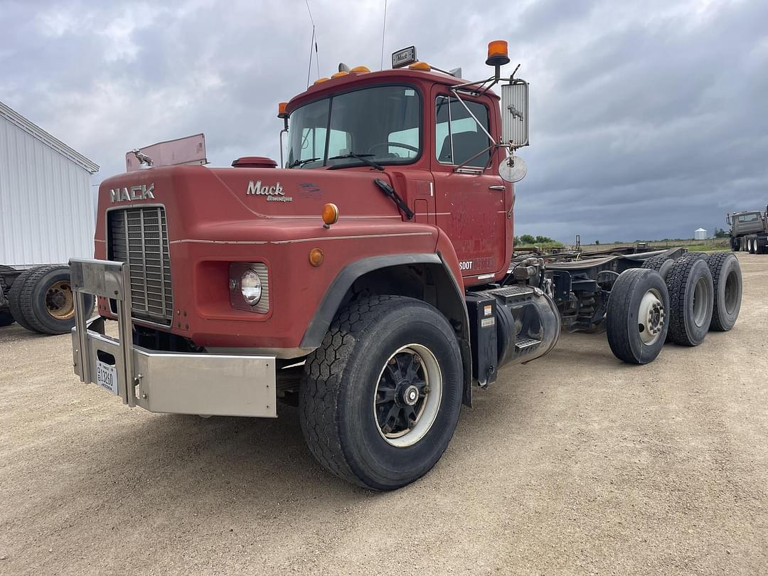 Image of Mack RB688S Primary image