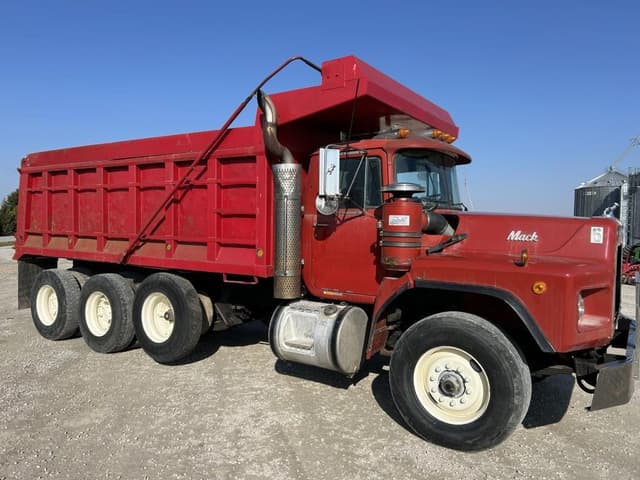 Image of Mack RB688S equipment image 1