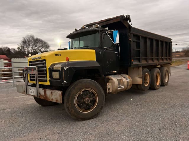 Image of Mack RD688S equipment image 1