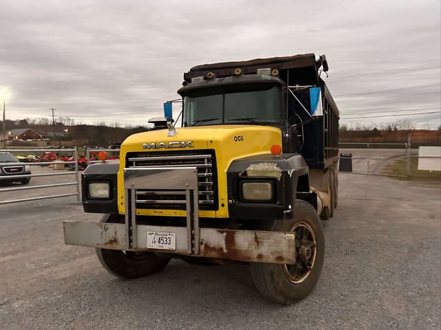 Image of Mack RD688S equipment image 3