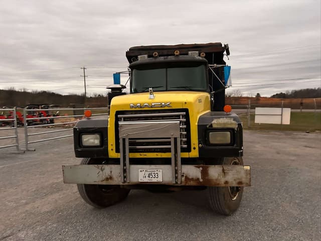 Image of Mack RD688S equipment image 4