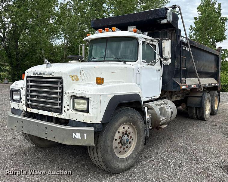 Image of Mack RD688S Primary image