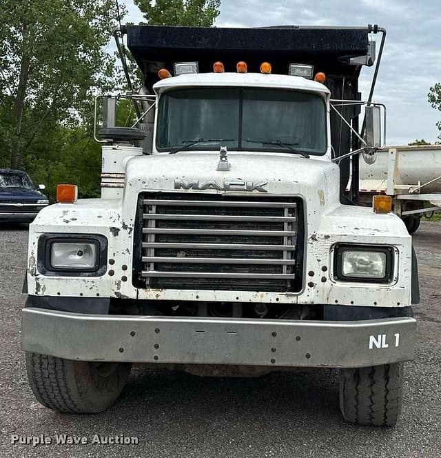 Image of Mack RD688S equipment image 1