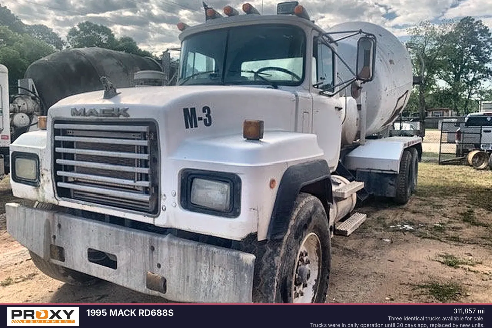 1995 Mack RD688S Equipment Image0