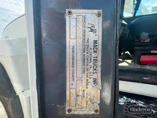 Image of Mack RD688S equipment image 1