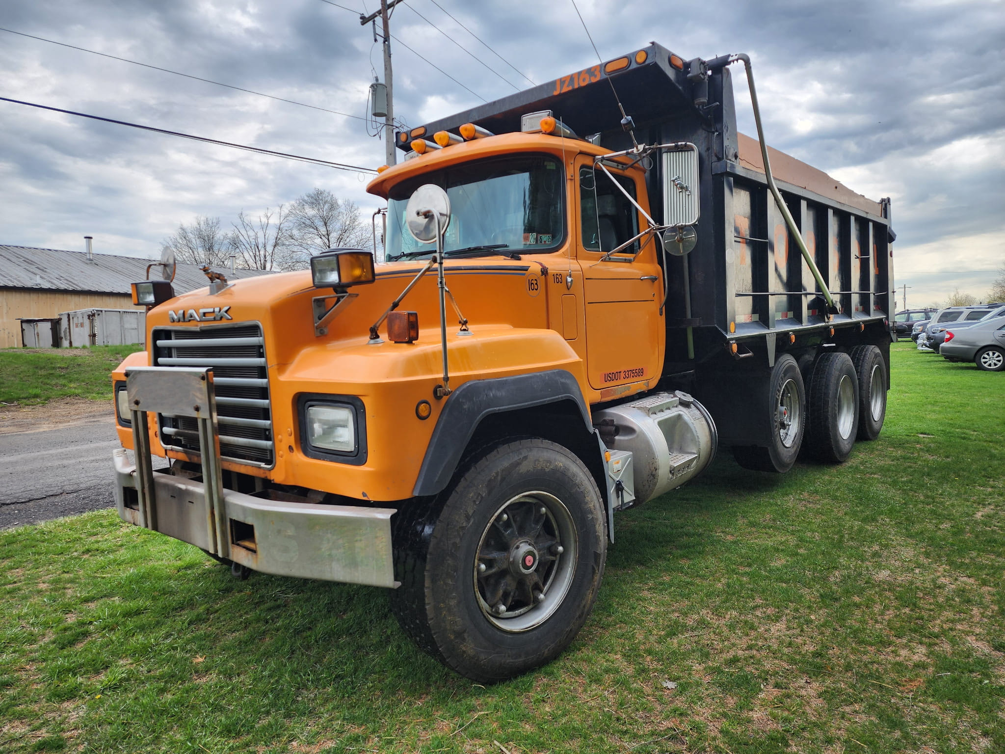 1995 Mack RD688S Equipment Image0