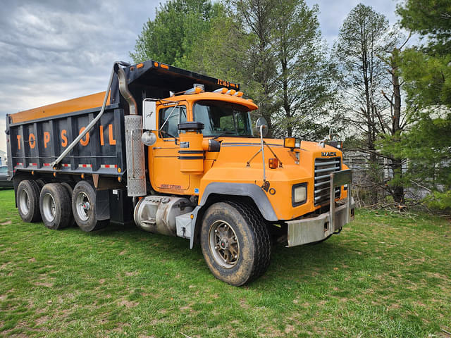 Image of Mack RD688S equipment image 1