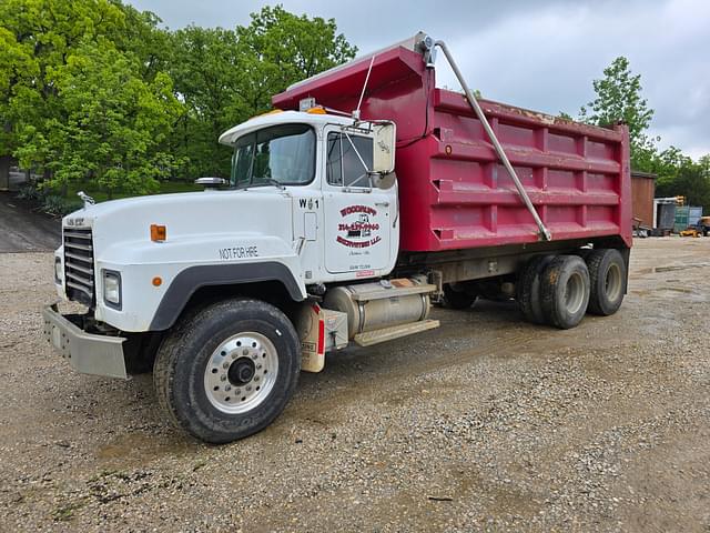Image of Mack RD688S equipment image 3