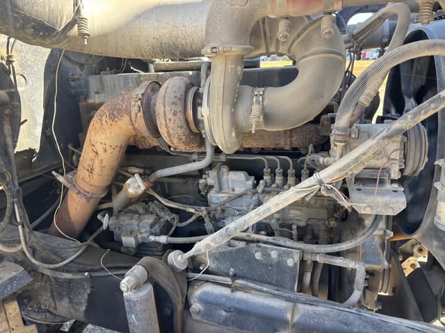 Image of Mack RD690S equipment image 4