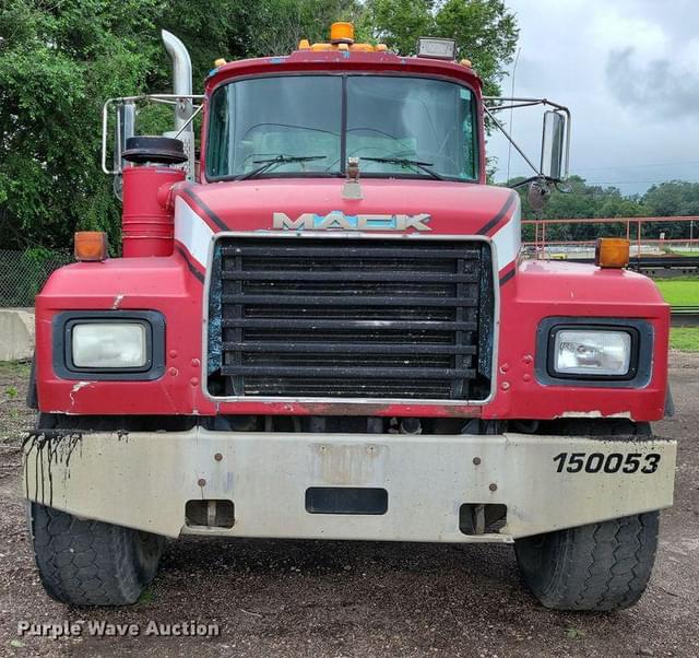 Image of Mack RD690S equipment image 1