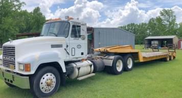 Main image Mack CH613