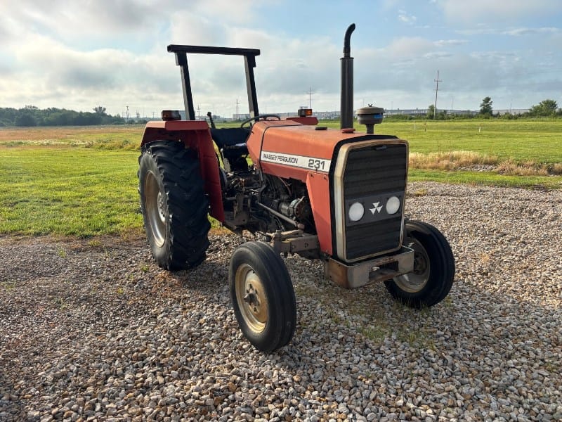 1995 Massey Ferguson 231 Equipment Image0