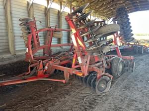 1995 Massey Ferguson 820 Image