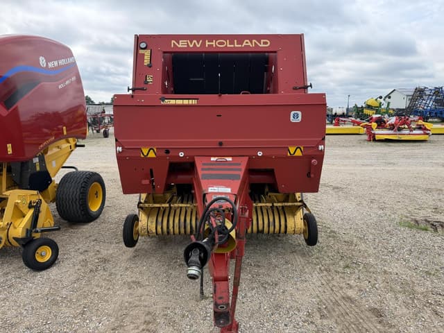 Image of New Holland 640 equipment image 2
