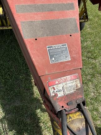 Image of New Holland 660 equipment image 2